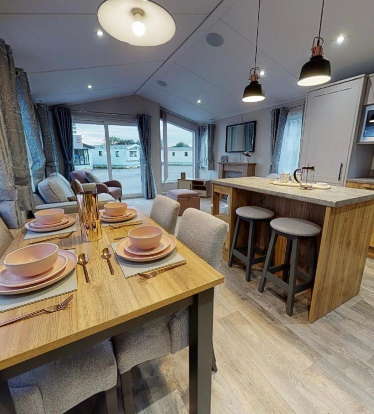 Presthaven Resort Haven Luxury 2023 Caravan Prestatyn Exterior foto